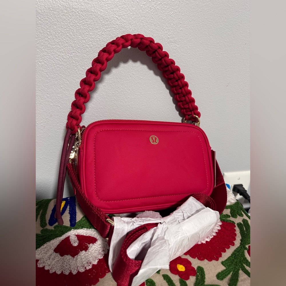 Lululemon Lunar New Year Crossbody Camera Bag with Top Handle 2L - Picture 2 of 3